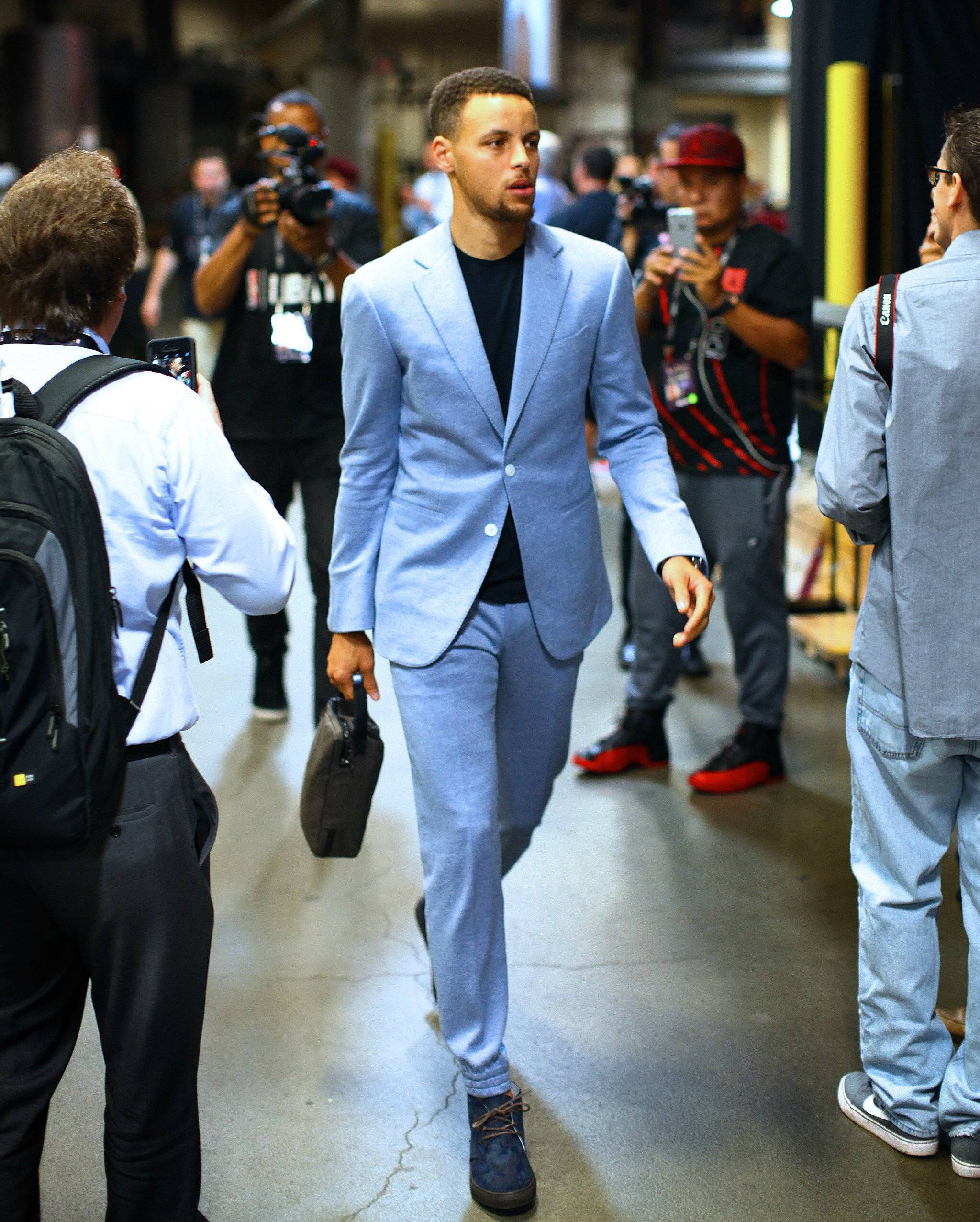 展开